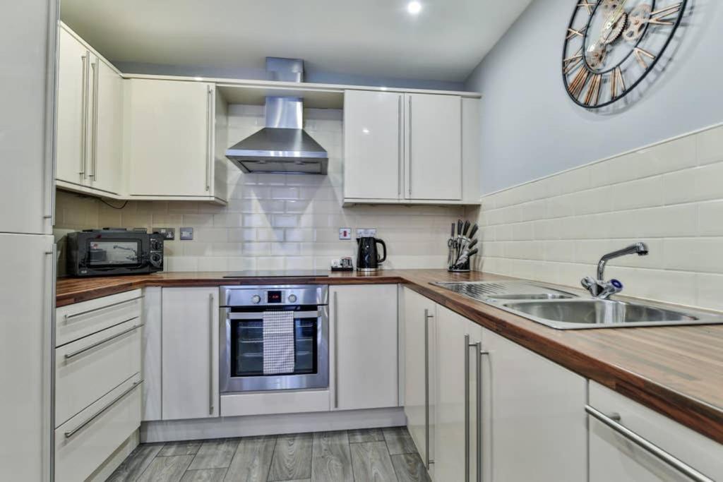 Victorian Tramsheds, Modern Apartment + Parking Sheffield Extérieur photo