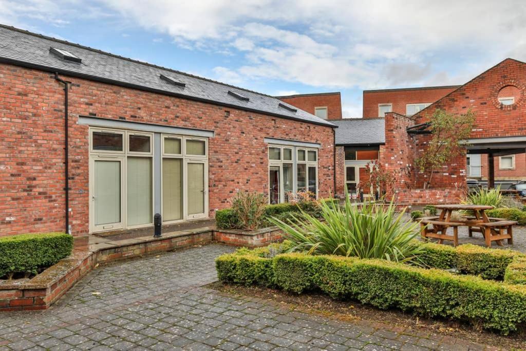 Victorian Tramsheds, Modern Apartment + Parking Sheffield Extérieur photo
